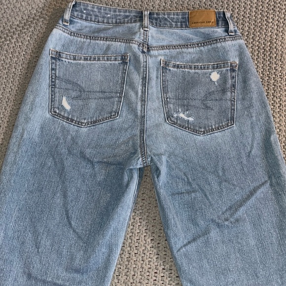 American Eagle Mom Jeans, size 2 long, light blue - Picture 3 of 5